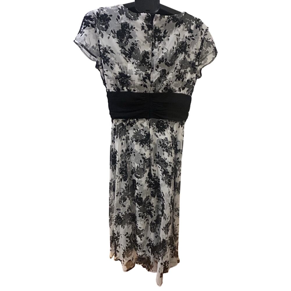 NWT Connected White and Black Floral Short Sleeve Dress size 6 - Picture 2 of 4